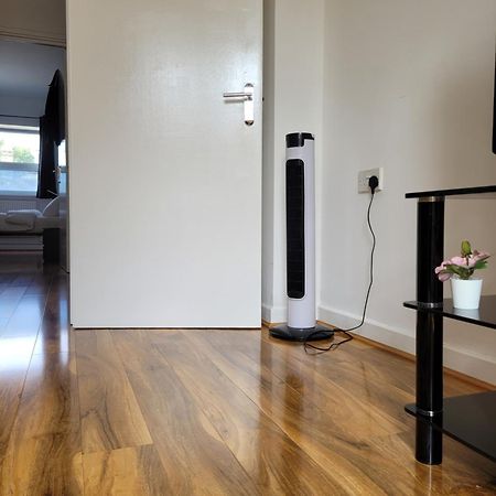 Stunning 1 Bedroom Apartment In Londra Exterior foto