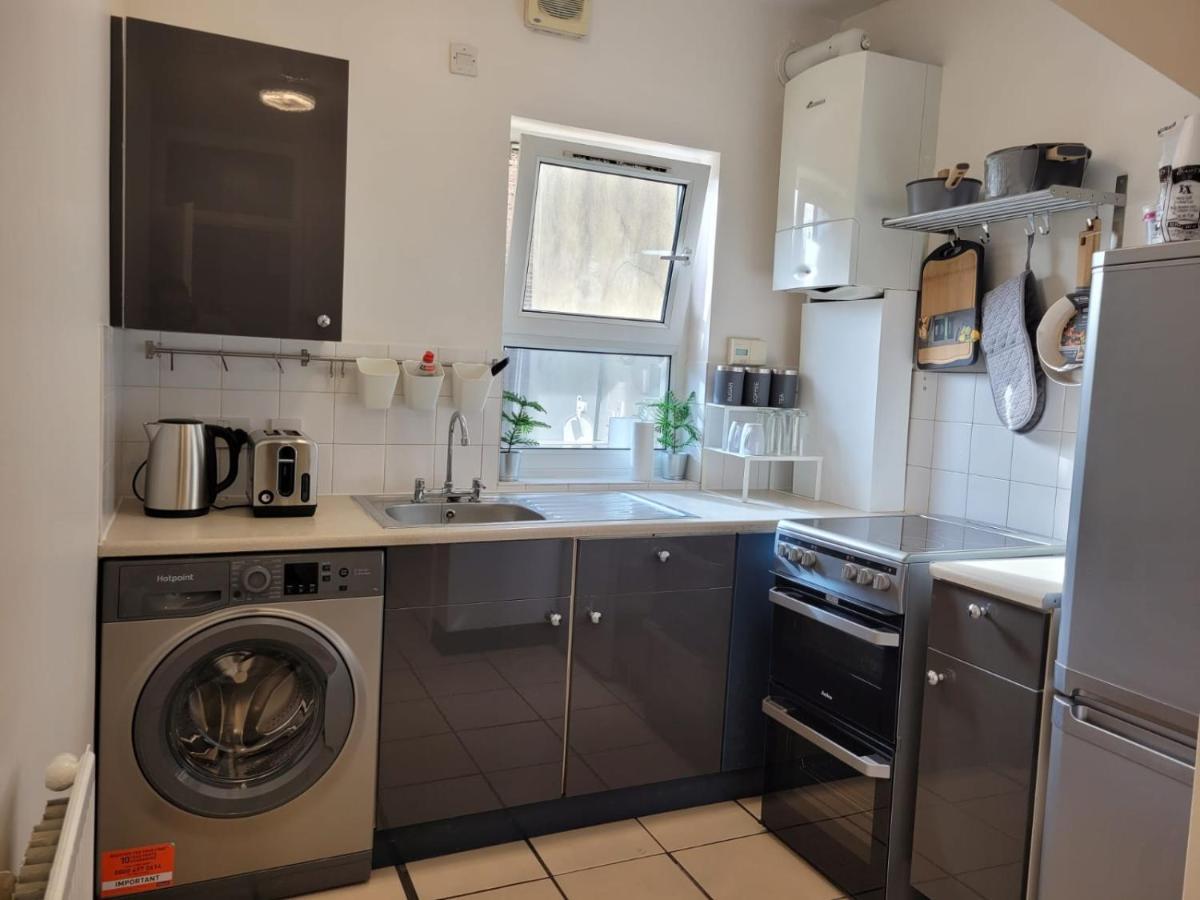 Stunning 1 Bedroom Apartment In Londra Exterior foto