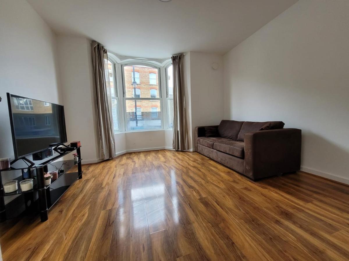 Stunning 1 Bedroom Apartment In Londra Exterior foto